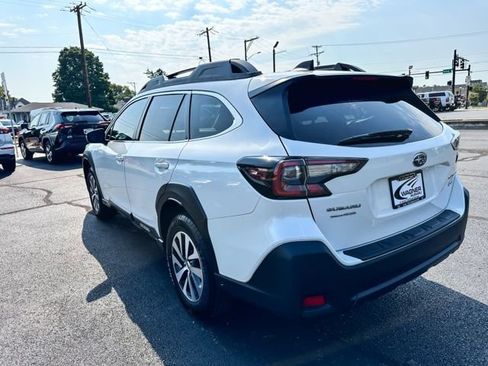 Used 2024 Subaru Outback Premium AWD/4WD image 6