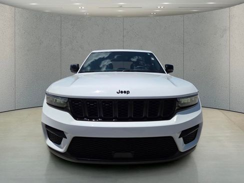 Certified 2023 Jeep Grand Cherokee Altitude RWD image 8