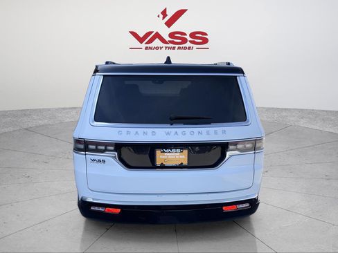 Used 2024 Jeep Grand Wagoneer L 4WD image 5