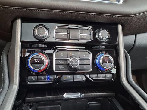Used 2022 GMC Yukon Denali AWD/4WD image 25