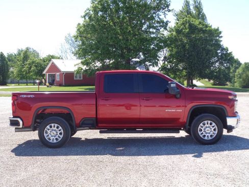 Used 2024 Chevrolet Silverado 2500 LT w/ Convenience Package AWD/4WD image 5