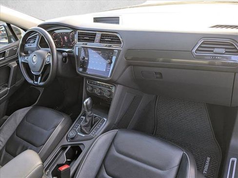 Used 2018 Volkswagen Tiguan SEL Premium image 20
