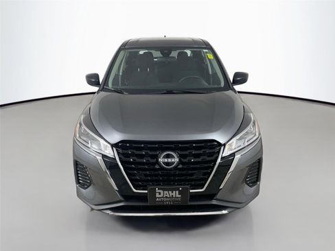 Used 2023 Nissan Kicks S image 2