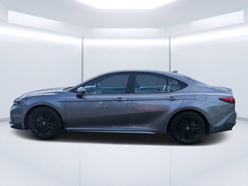 Used 2025 Toyota Camry SE FWD image 6