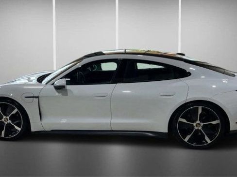 Used 2022 Porsche Taycan RWD image 16