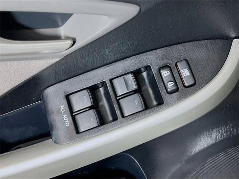 Used 2015 Toyota Prius Two image 16