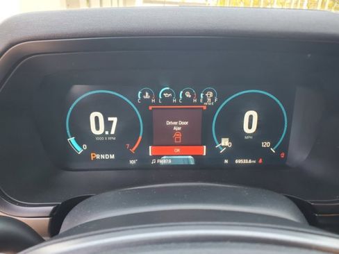 Certified 2022 Ford F150 Lariat w/ Equipment Group 502A High image 19