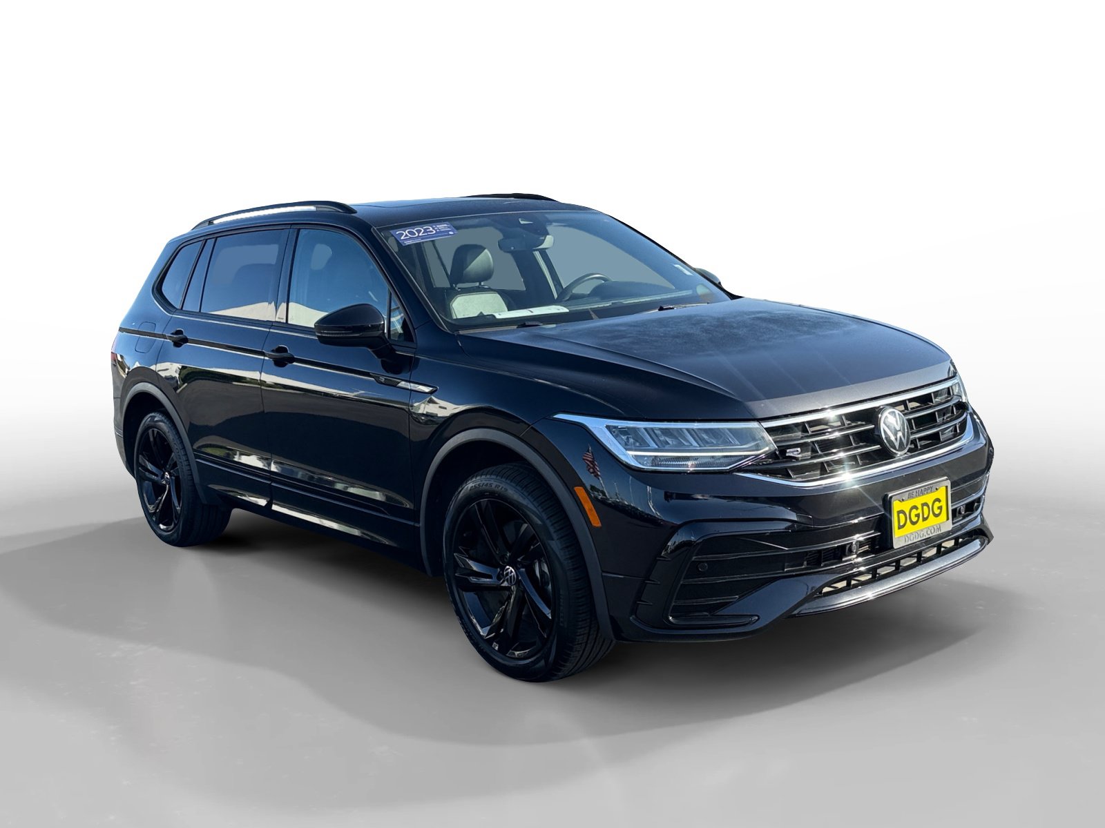 Certified 2023 Volkswagen Tiguan SE R-Line FWD image 7