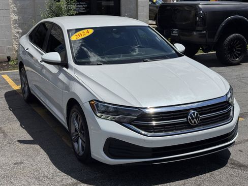 Used 2024 Volkswagen Jetta SE FWD image 15