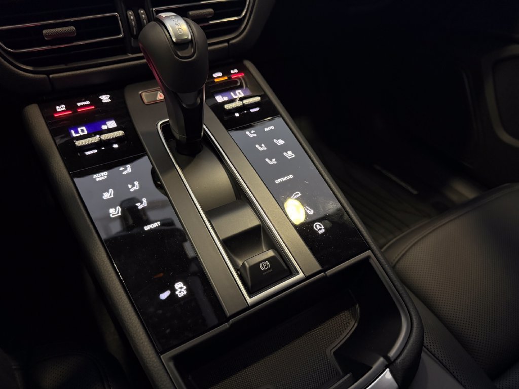 New 2026 Porsche Macan AWD/4WD image 19