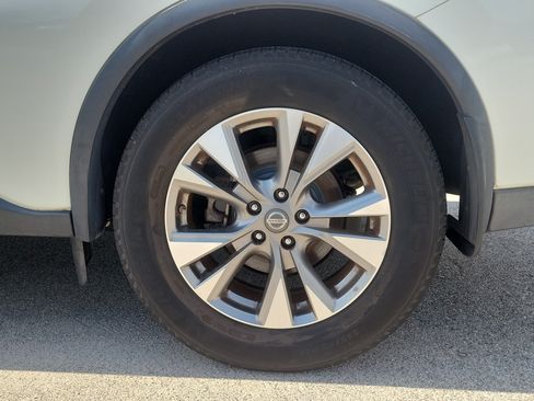Used 2017 Nissan Murano S w/ Navigation Package FWD image 9