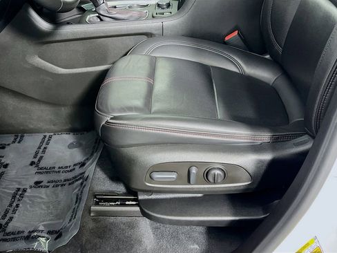 Used 2023 Chevrolet Traverse RS AWD/4WD image 20
