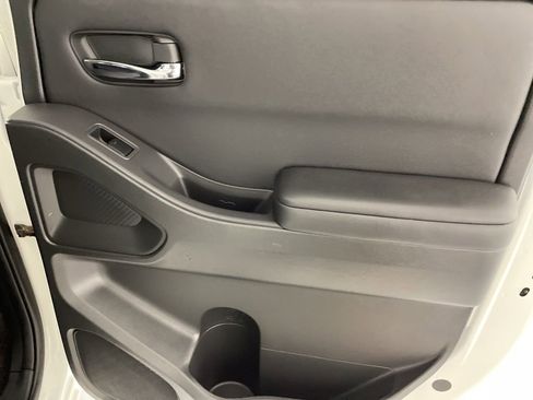 Used 2024 Nissan Frontier SV w/ SV Convenience Package image 38