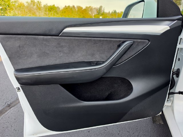 Used 2022 Tesla Model Y Performance AWD/4WD image 18