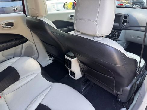 Used 2019 Jeep Compass Latitude FWD image 23