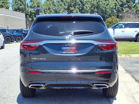 Used 2021 Buick Enclave Essence w/ Sound and Sites Package FWD image 4