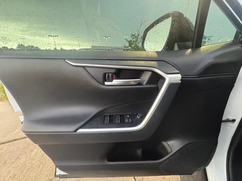 Used 2024 Toyota RAV4 XSE AWD/4WD image 25