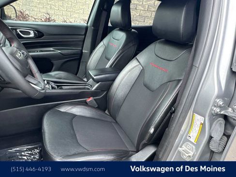 Used 2023 Jeep Compass Trailhawk image 11