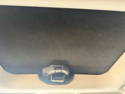 Used 2016 Jeep Renegade Limited image 33