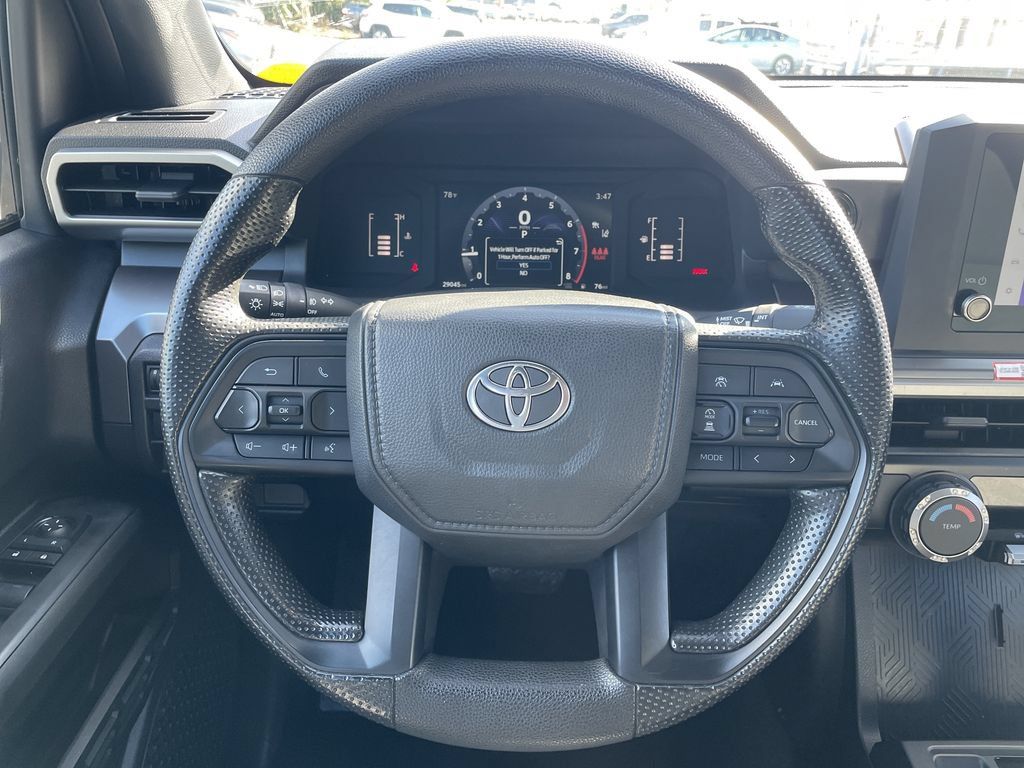Certified 2025 Toyota Tacoma SR5 AWD/4WD image 16