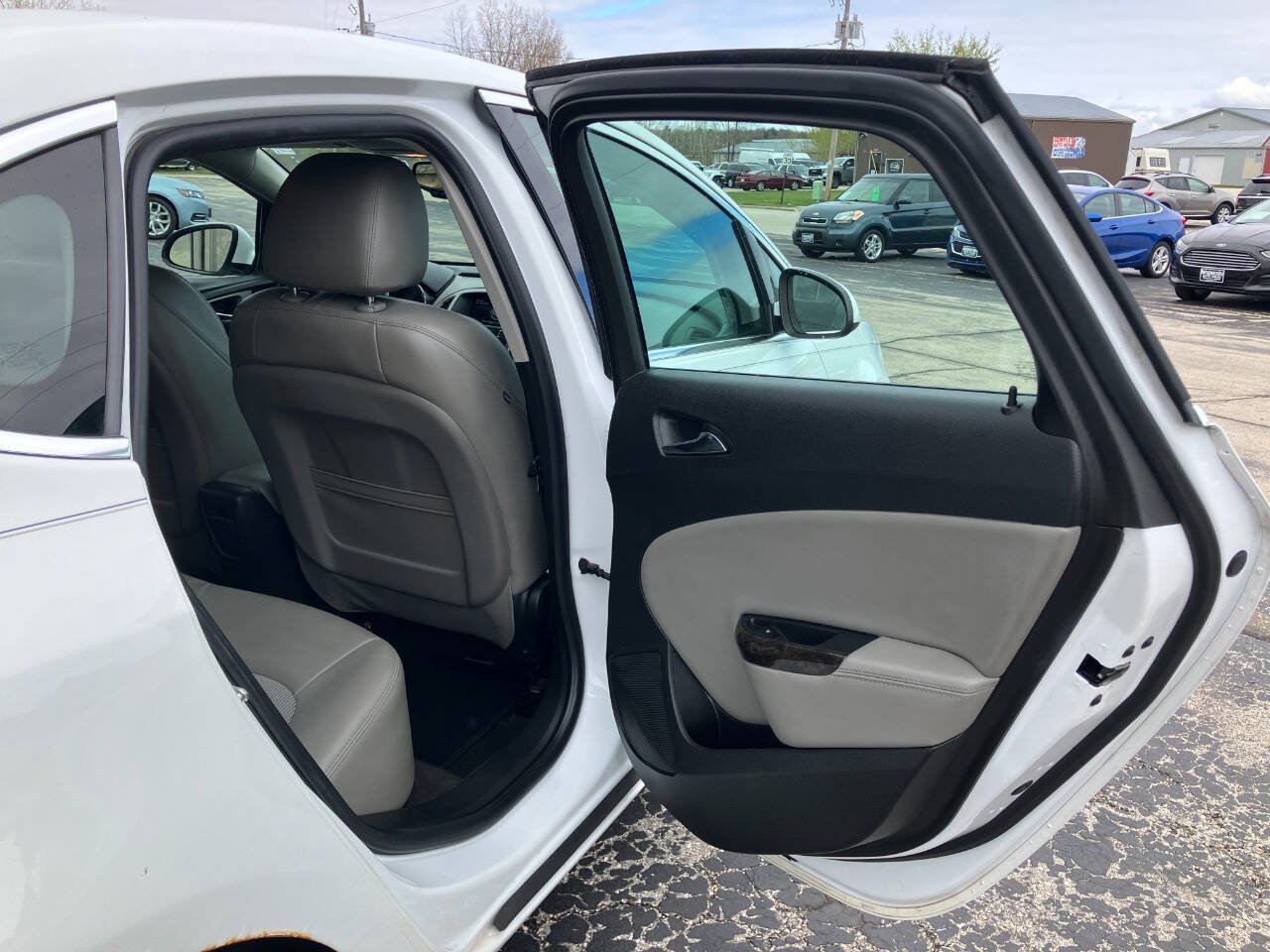 Used 2014 Buick Verano Convenience FWD image 38