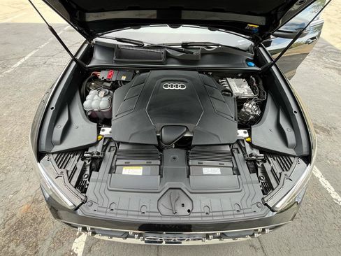 Used 2024 Audi Q8 Premium Plus w/ Premium Plus Package AWD/4WD image 25