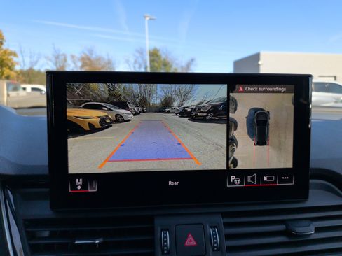 Used 2023 Audi SQ5 Prestige w/ Prestige Package image 17