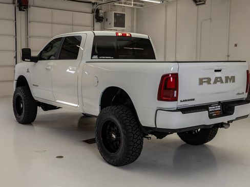 Used 2026 RAM 2500 Laramie AWD/4WD image 7