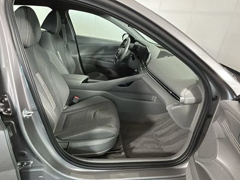 Certified 2023 Hyundai Elantra SEL w/ Convenience Package FWD image 36
