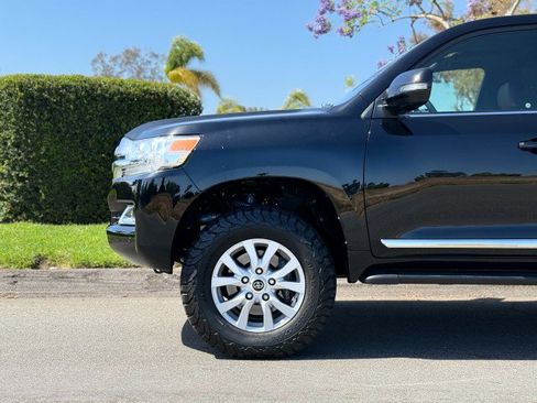 Used 2018 Toyota Land Cruiser w/ Carpet Mat Package AWD/4WD image 3