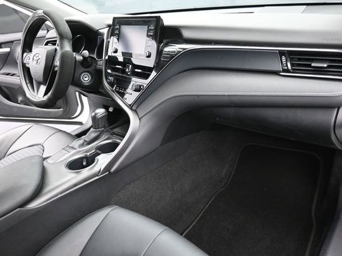 Used 2023 Toyota Camry SE image 16