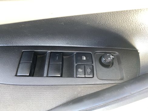 Used 2024 Toyota Corolla LE FWD image 18