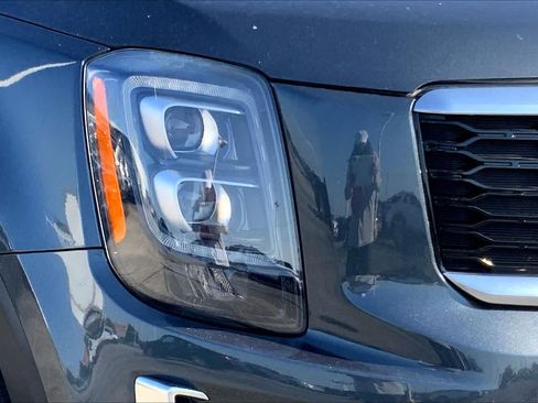 Used 2022 Kia Telluride EX w/ EX Premium Package FWD image 24