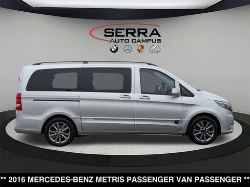 Used 2016 Mercedes-Benz Metris Passenger image 2