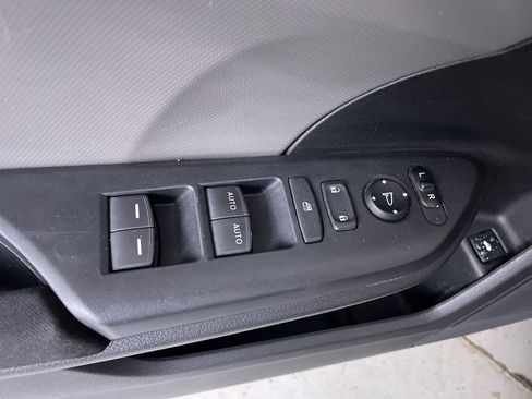 Used 2019 Honda Civic LX image 11