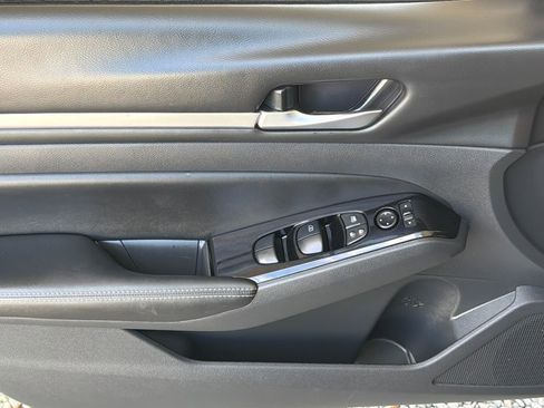 Used 2024 Nissan Altima 2.5 SL image 3