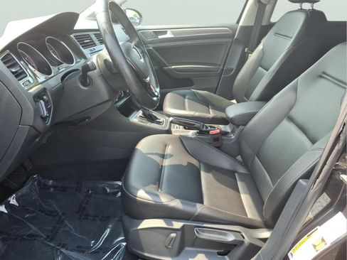 Used 2019 Volkswagen Golf SE FWD image 16