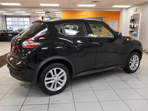 Used 2016 Nissan Juke S image 11