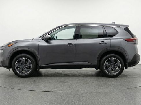 Used 2025 Nissan Rogue SV image 5