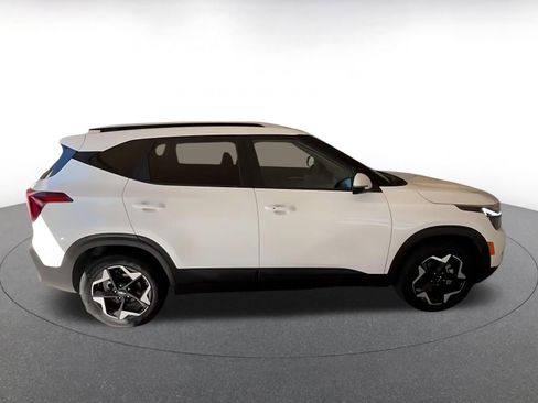 Used 2025 Kia Seltos S FWD image 16