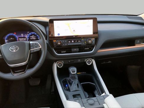 Used 2026 Toyota Grand Highlander FWD image 7