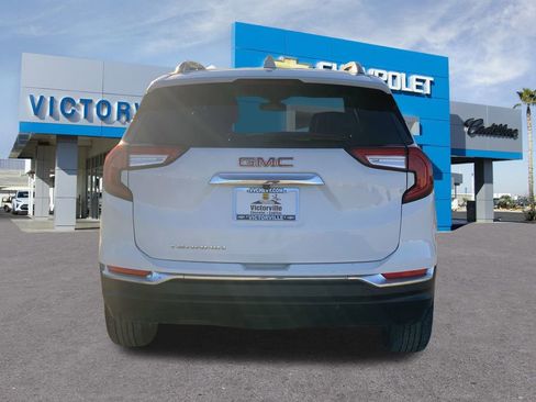 Used 2023 GMC Terrain SLT image 5