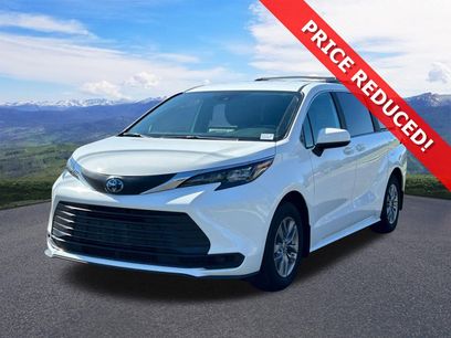 Certified 2025 Toyota Sienna LE