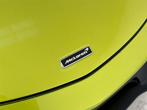 Used 2023 McLaren Artura RWD image 26