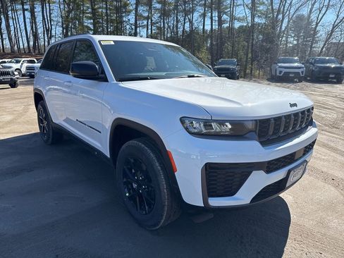 New 2026 Jeep Grand Cherokee Altitude AWD/4WD image 7