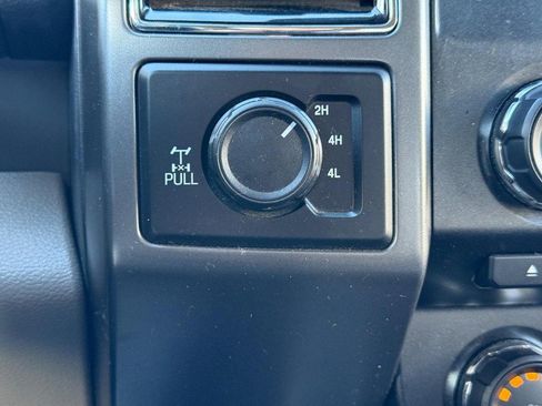 Certified 2018 Ford F150 XLT w/ FX4 Off-Road Package image 18