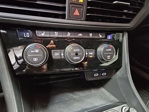 Used 2021 Volkswagen Jetta GLI FWD image 17