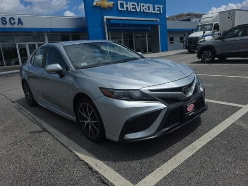 Used 2024 Toyota Camry SE AWD/4WD image 1
