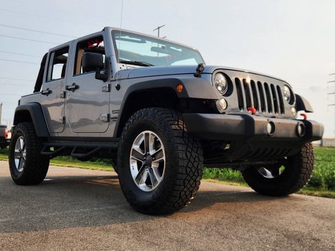 Used 2016 Jeep Wrangler Unlimited Sport w/ Connectivity Group AWD/4WD image 6