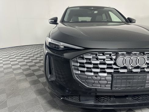 Used 2025 Audi Q5 Premium Plus w/ Premium Plus image 3